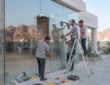 أفضل تركيب زجاج سكريت تبوك: دقة، سرعة، وسعر منافس